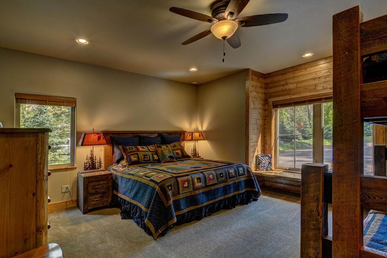 Whispering Pines Lodge: 9 Bedroom Eagle River Exterior foto