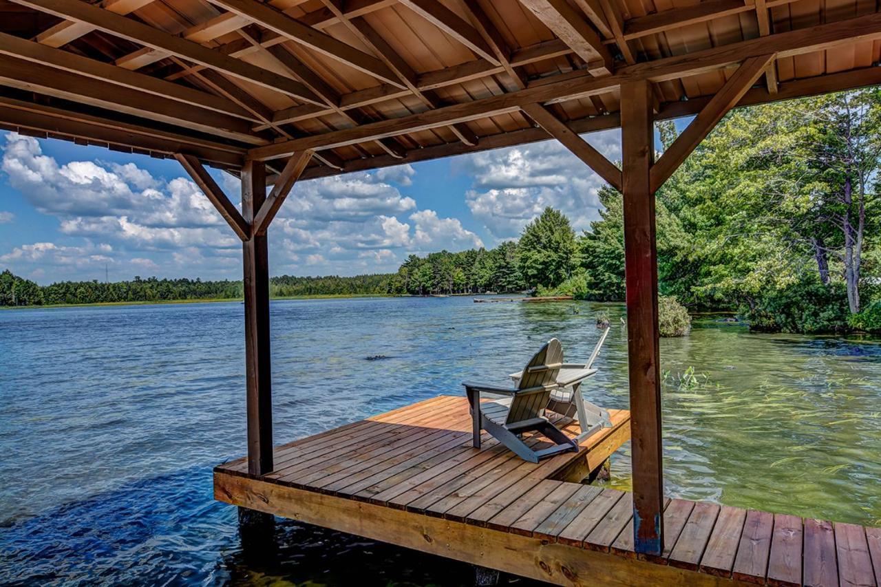 Whispering Pines Lodge: 9 Bedroom Eagle River Exterior foto
