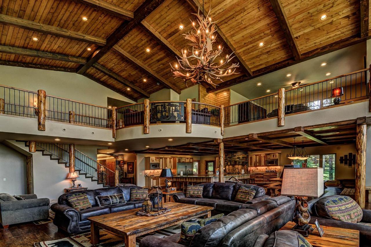 Whispering Pines Lodge: 9 Bedroom Eagle River Exterior foto